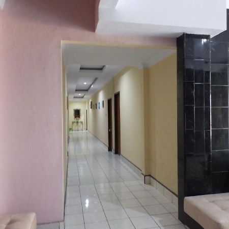 Bahari Family Hotel Bitung Exteriör bild
